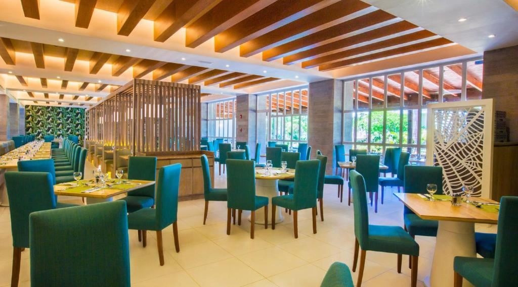 restaurants-main-building