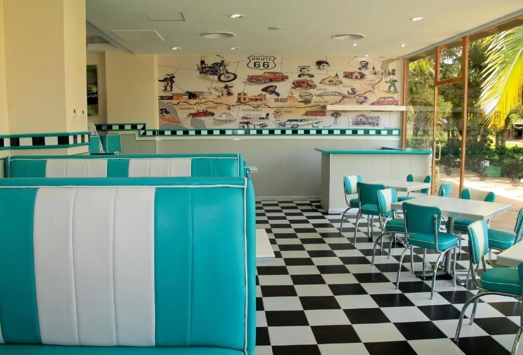 restaurants-main-building