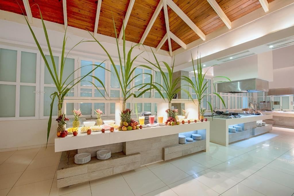 restaurants-main-building