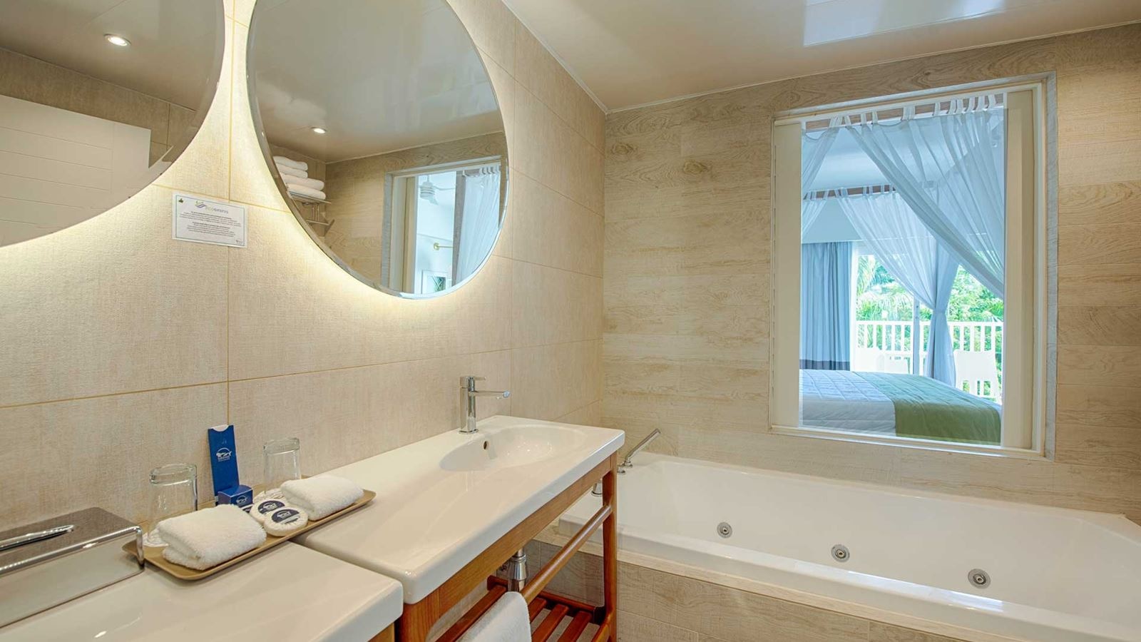 rooms-romance-double-room