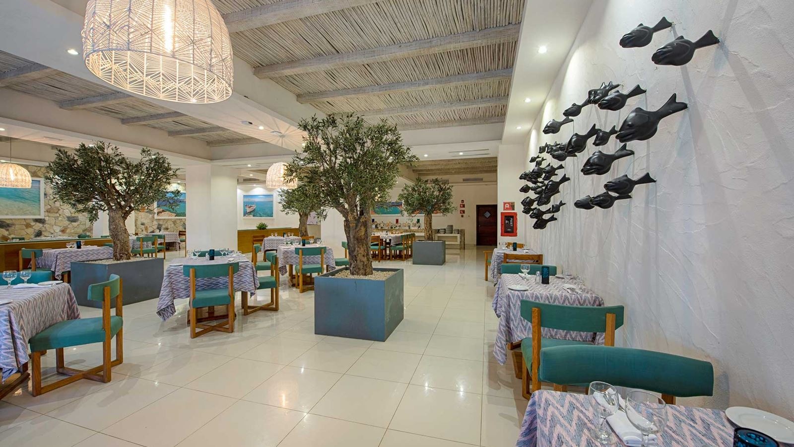 restaurants-mediterranean-restaurant-las-barcas