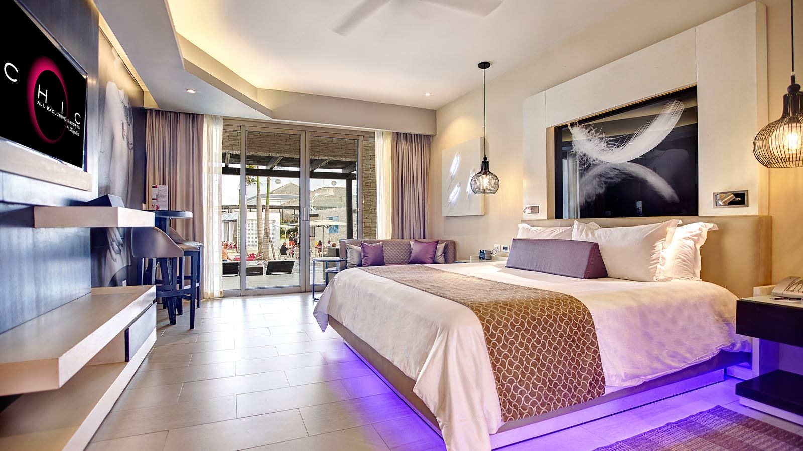 rooms-luxury-junior-suite-swim-out-diamond-club