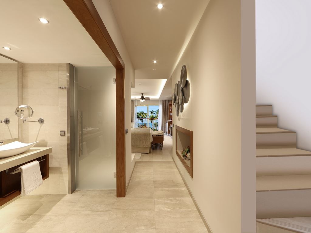 rooms-sky-view-suite-roof-top-with-outdoor-jacuzzi