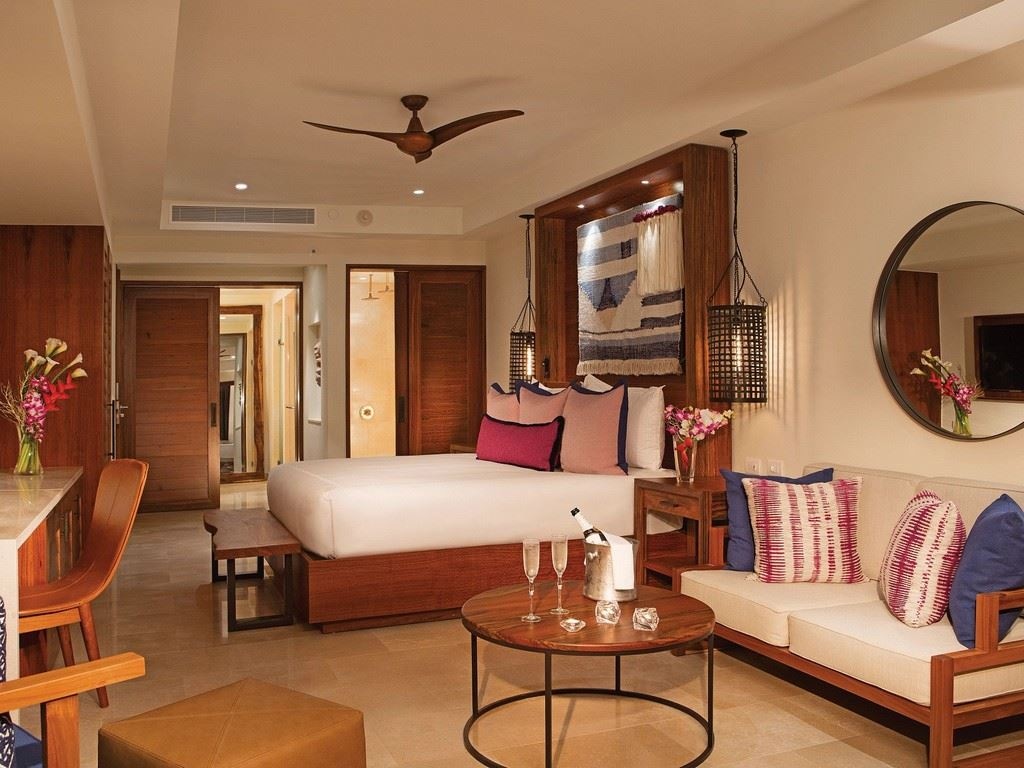 rooms-junior-suite-partial-ocean-view