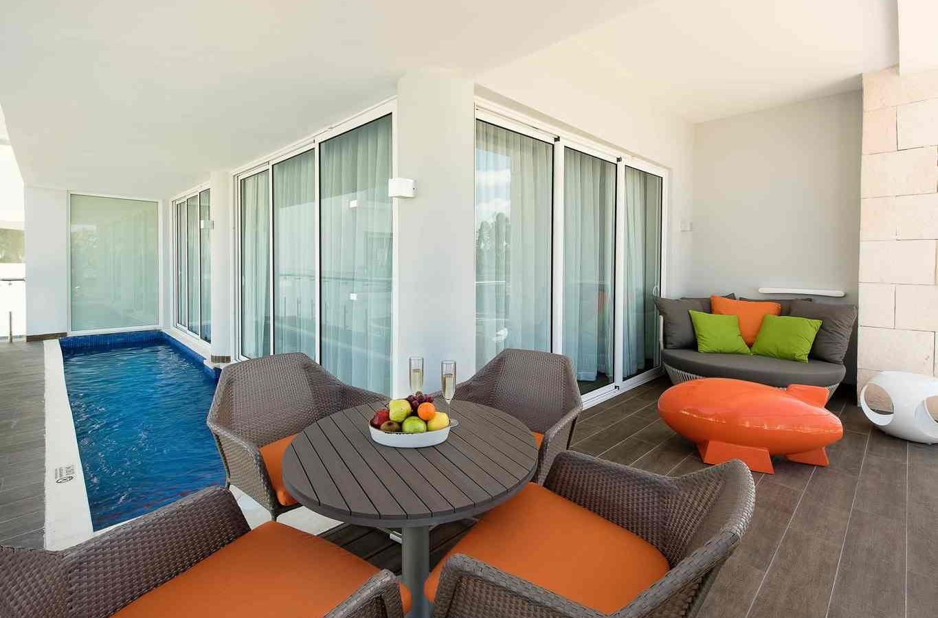 rooms-swank-plunge-pool-suite