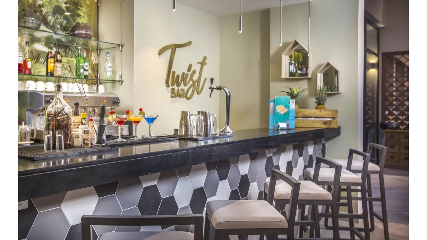 bars-twist-lobby-bar