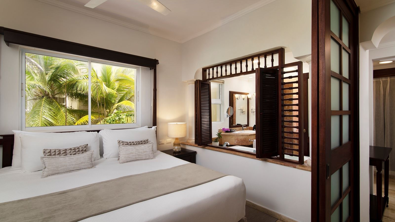 rooms-the-level-junior-suite