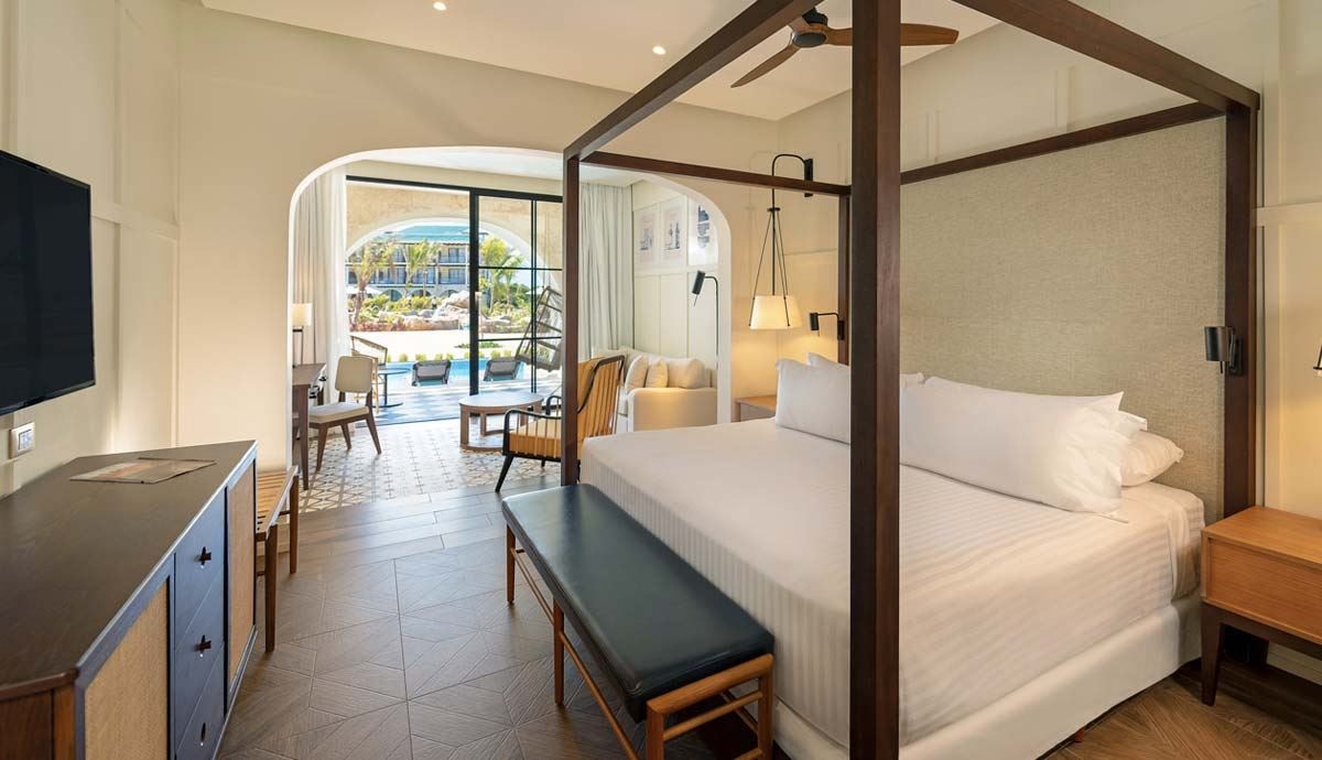 rooms-junior-suite-el-beso-swim-up