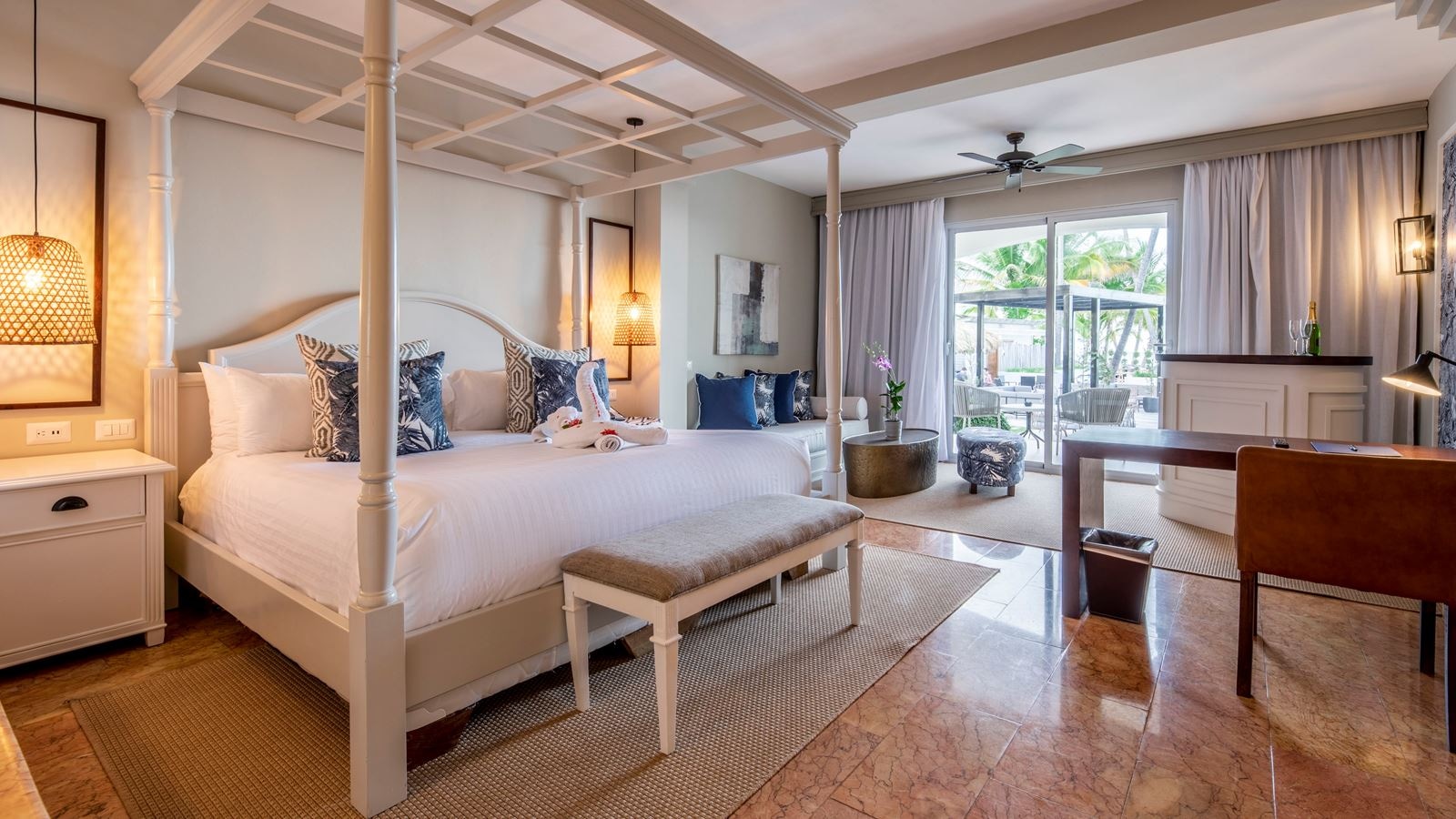 rooms-master-suite-sea-view