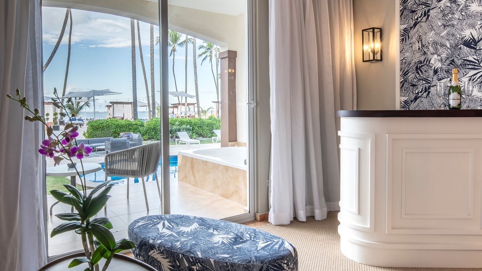 rooms-master-suite-sea-view