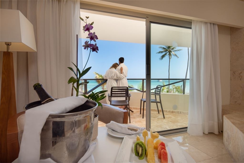 rooms-junior-suite-premium-ocean-front