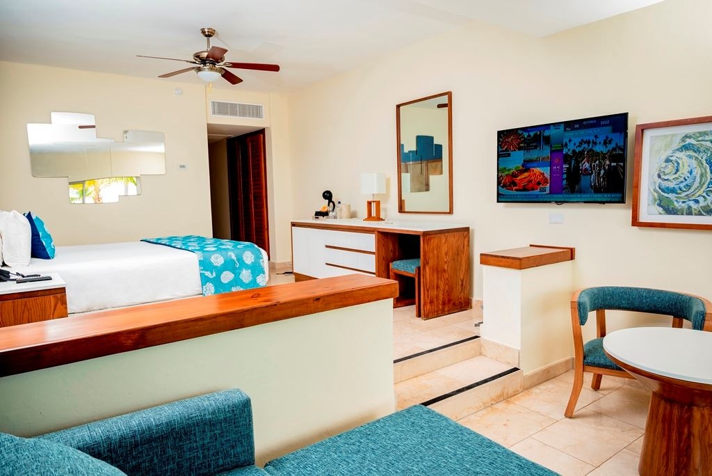 rooms-junior-suite-premium-ocean-front