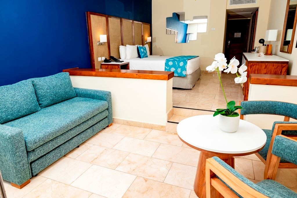 rooms-junior-suite-premium-ocean-front
