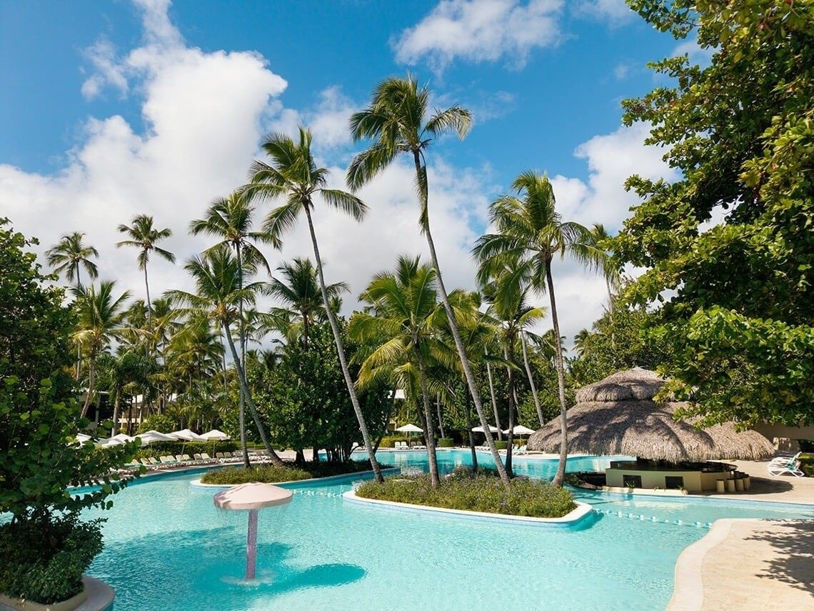 bars-torquoise-pool-bar