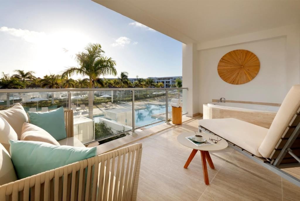 rooms-two-bedroom-master-suite