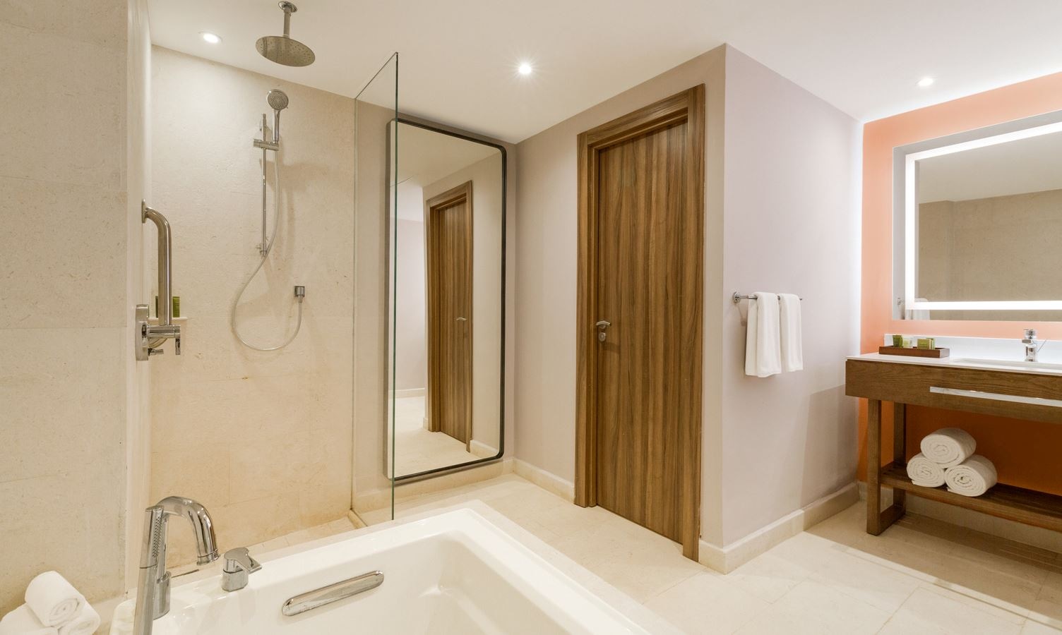 rooms-preferred-club-swim-out-garden-view