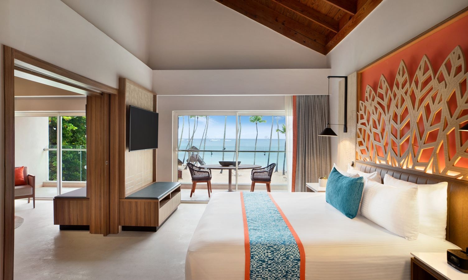 rooms-preferred-club-master-suite-ocean-front
