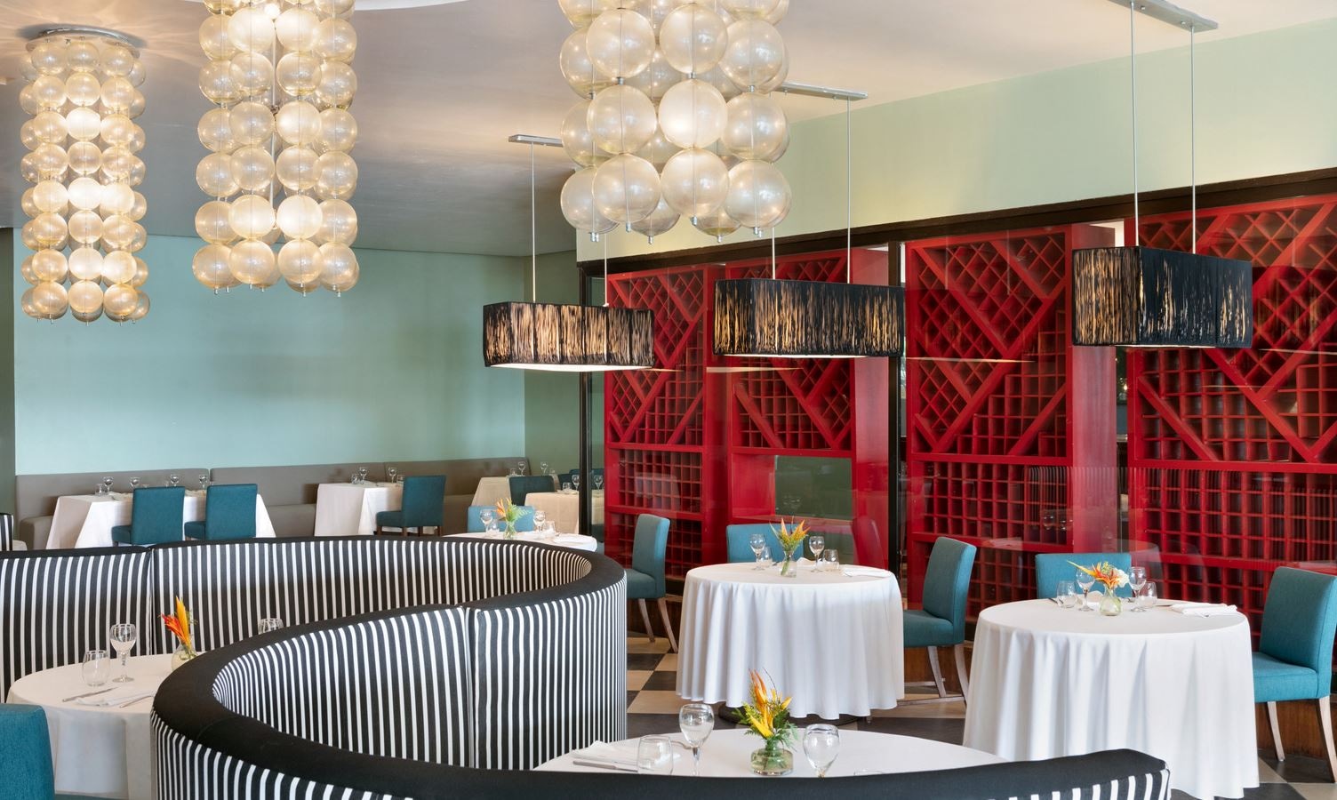 restaurants-moustache