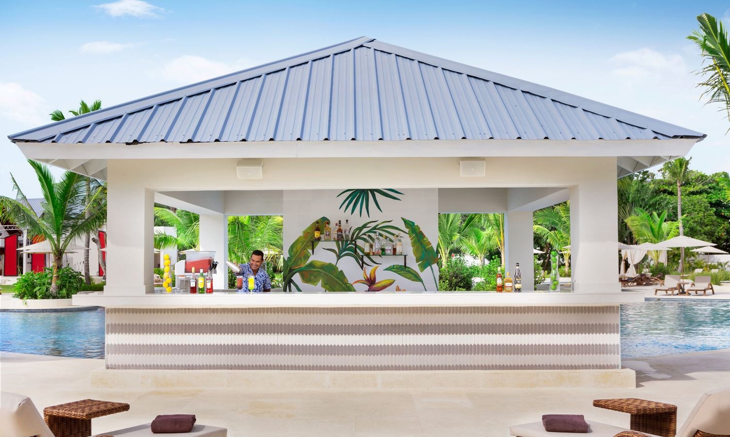 bars-las-palmas-swimup-bar