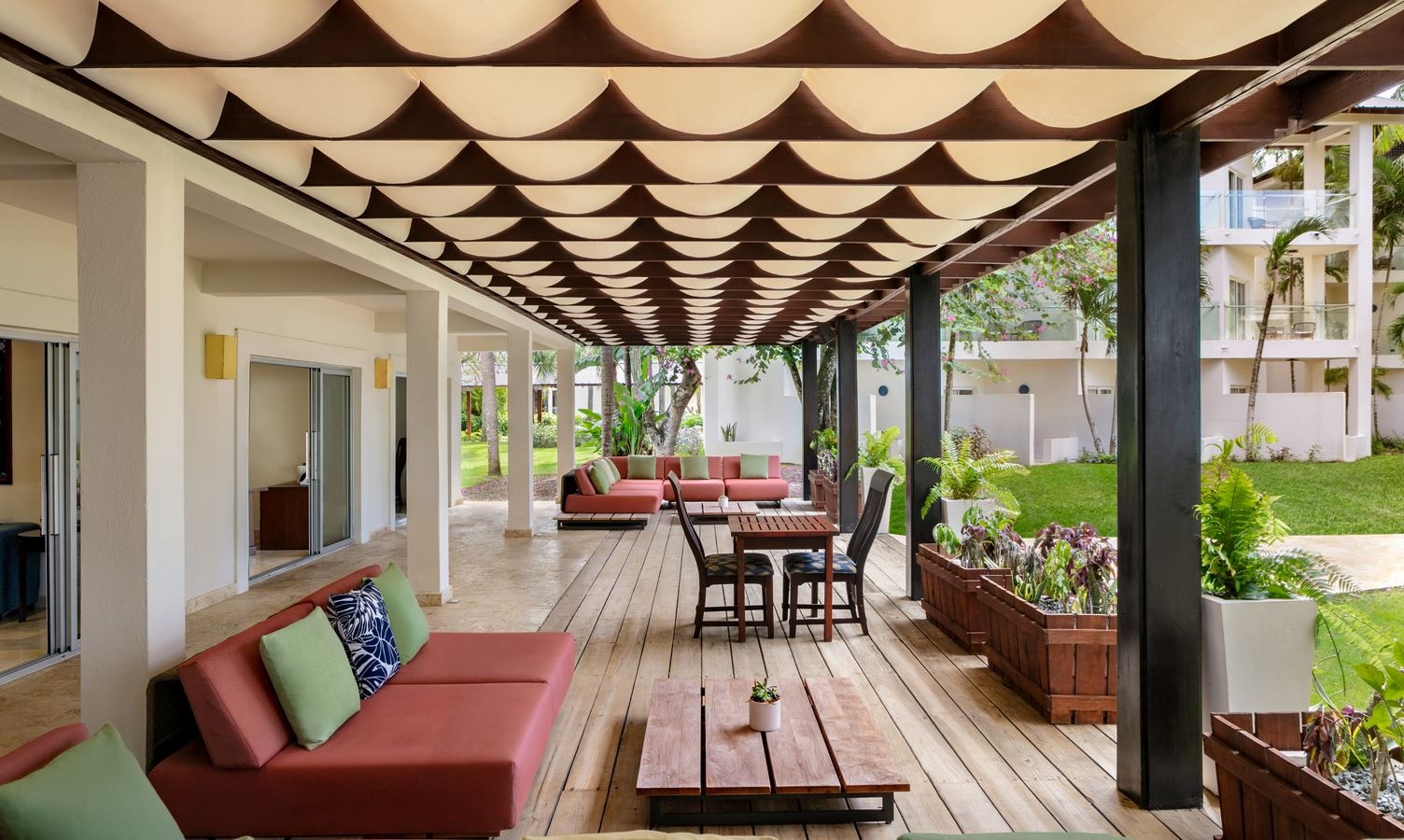 bars-premium-club-lounge