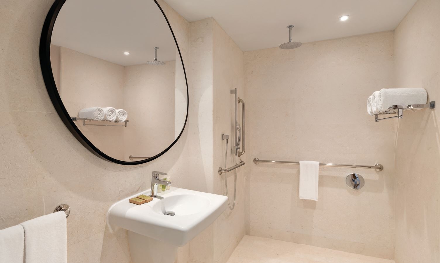 rooms-deluxe-garden-view-2-queens