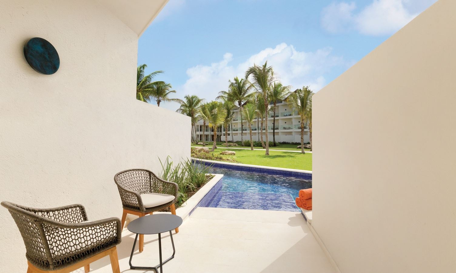 rooms-preferred-club-swim-out-garden-view