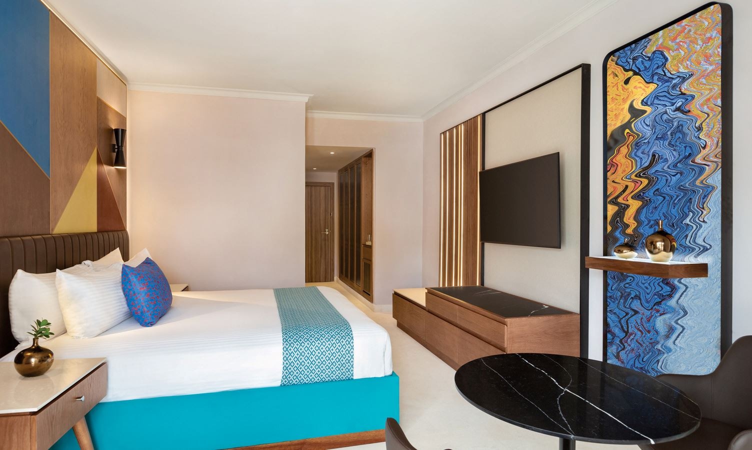 rooms-preferred-club-pool-view