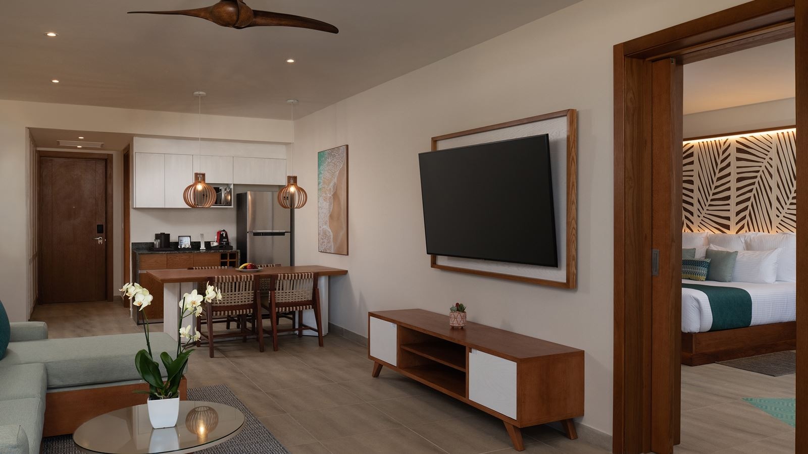 rooms-preferred-club-master-suite-swimout-ocean-front-adults-only-18+