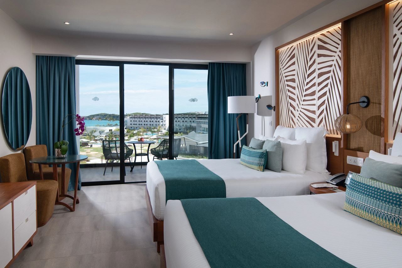 rooms-preferred-club-junior-suite-partial-ocean-view