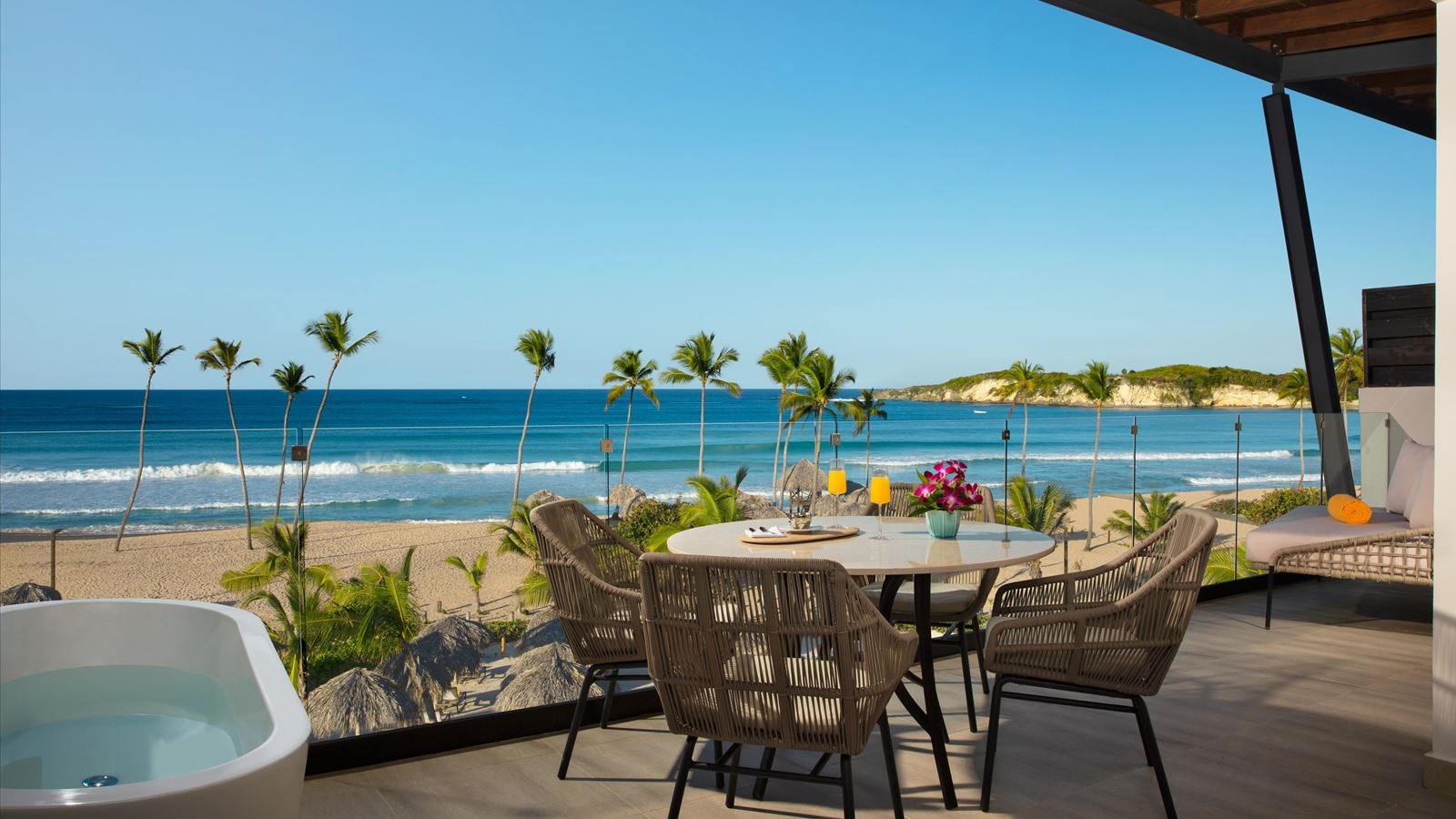 rooms-preferred-club-master-suite-ocean-front