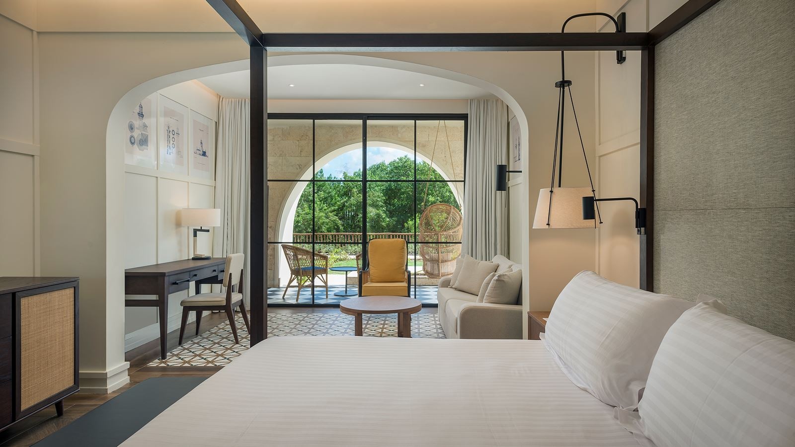 rooms-junior-suite-poolgarden-view