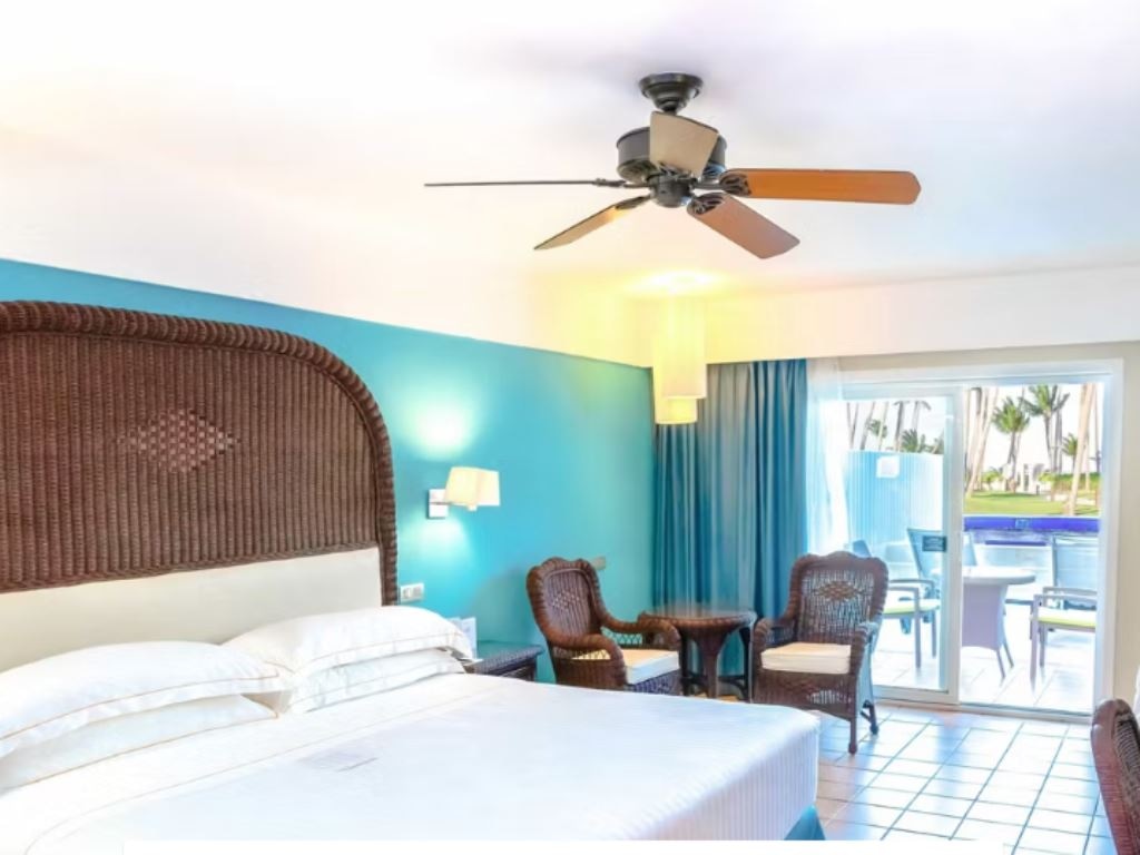 rooms-superior-room-swim-up-premium-level-single-use