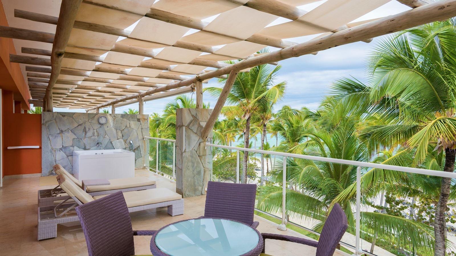 rooms-suite-ocean-front-premium-level