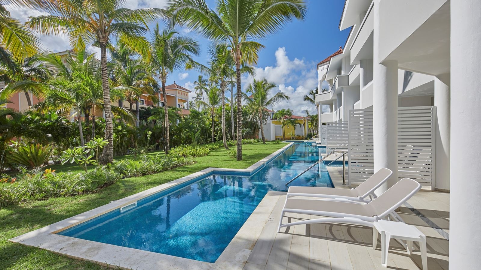 rooms-junior-suite-de-luxe-swim-up-corner