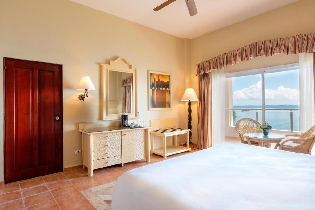 rooms-doble-deluxe-seaview