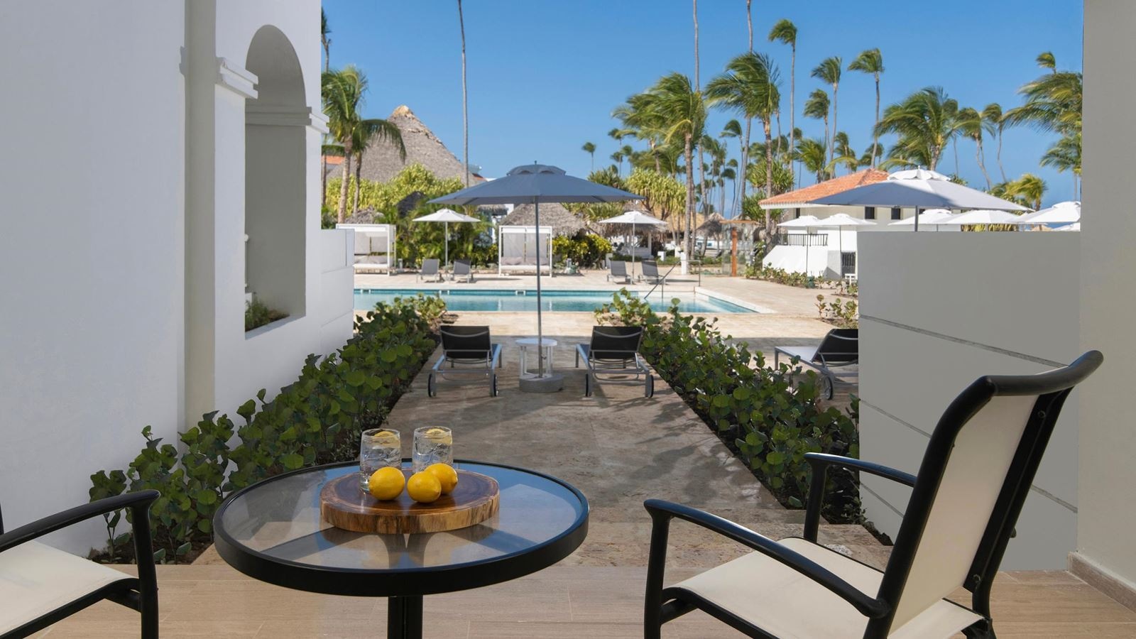 rooms-the-reserve-adults-only-junior-suite-swim-up