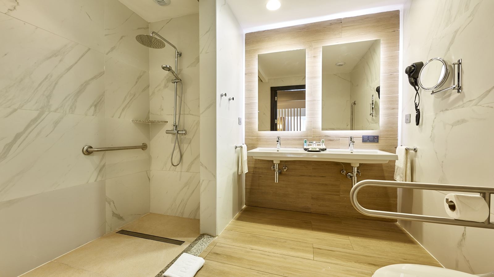 rooms-junior-suite-standard-handicapped