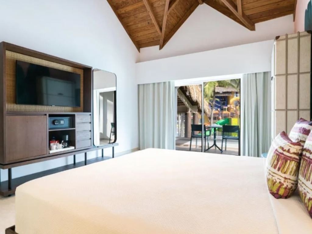 rooms-tropical-deluxe