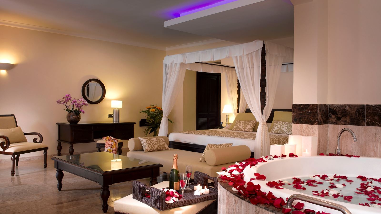 rooms-romance-suite-swim-up