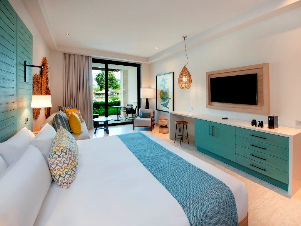 rooms-adults-only-junior-suite-pool