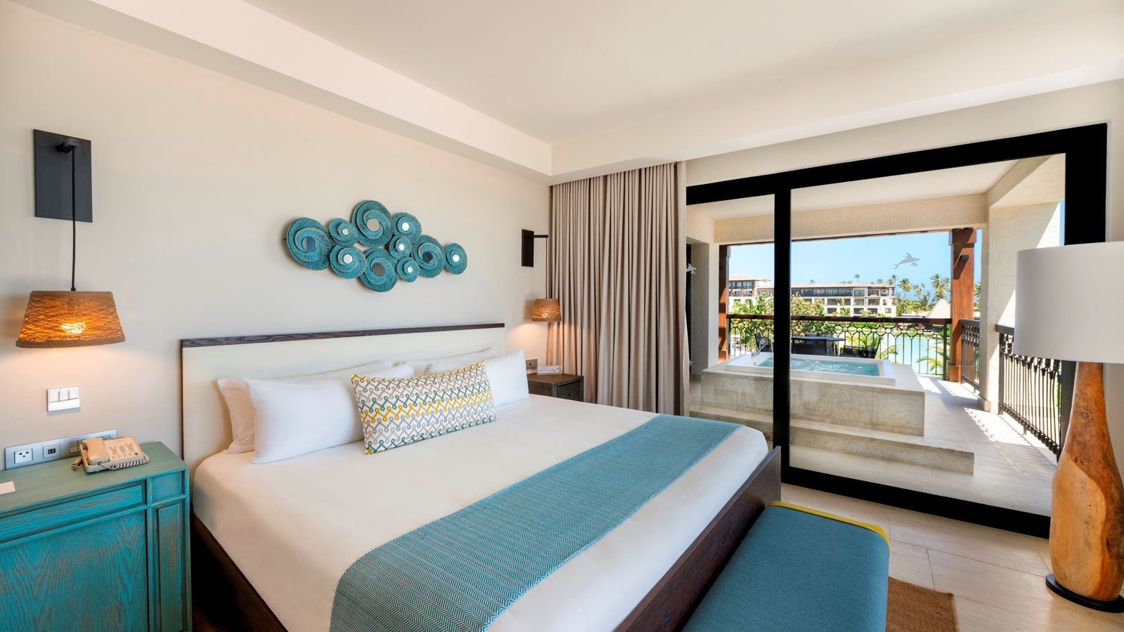 rooms-unique-corner-one-bedroom-suite-ocean-view