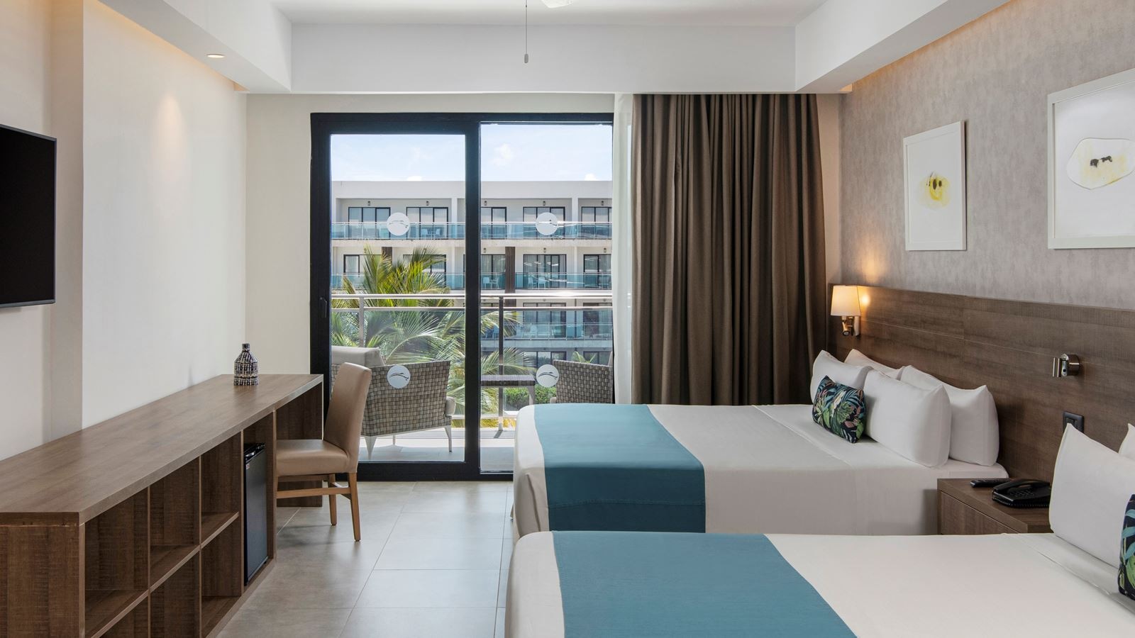 rooms-luxury-tropical-garden-view