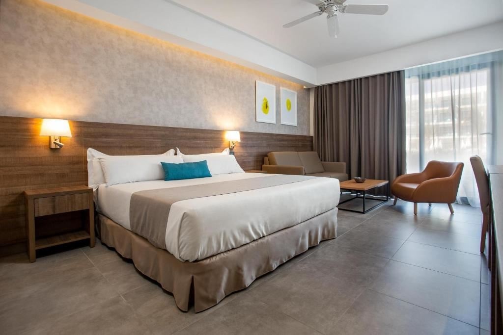 rooms-luxury-swim-out