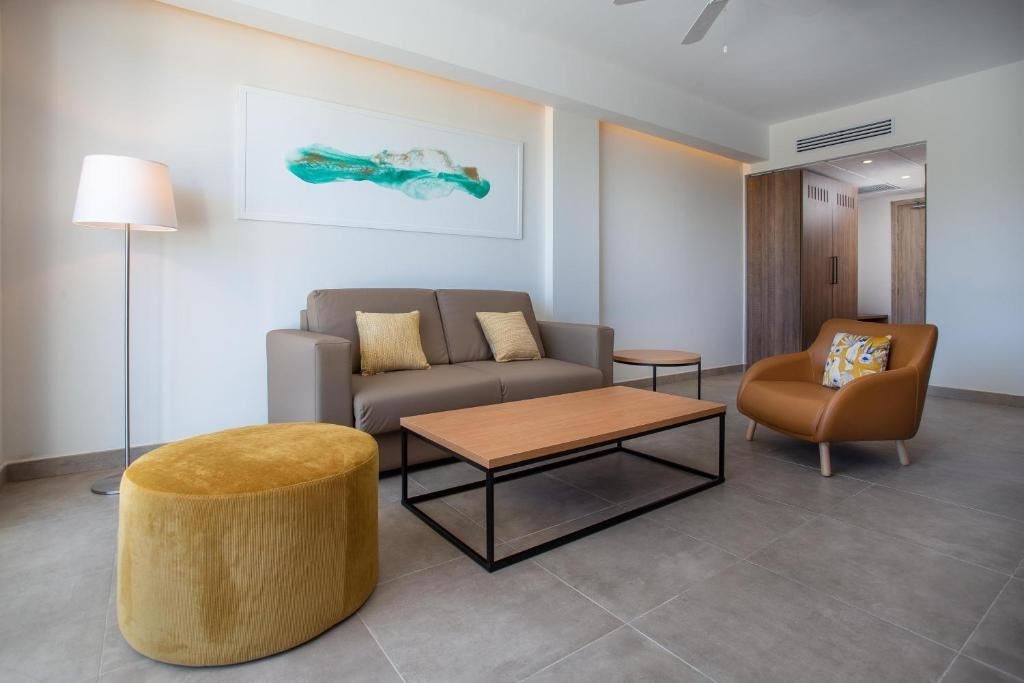 rooms-luxury-master-suite