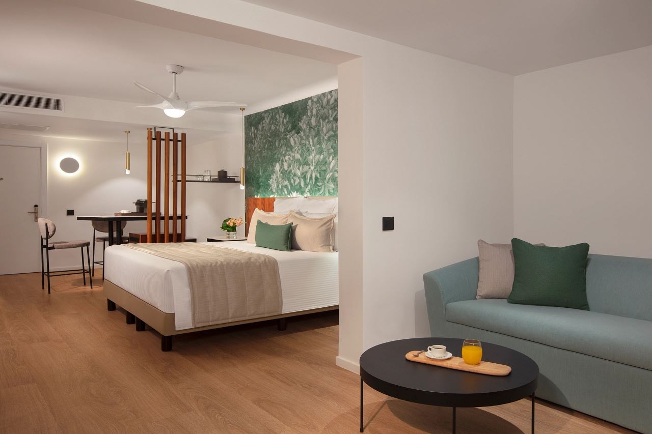 rooms-junior-suite-family-room