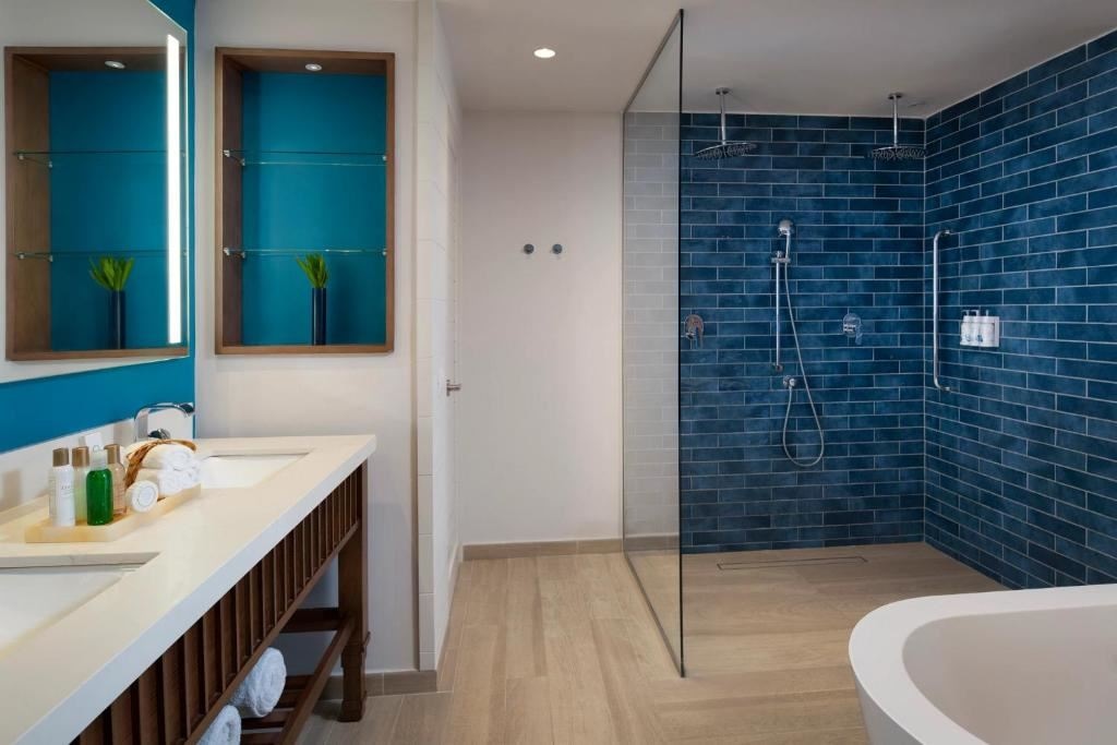 rooms-preferred-club-junior-suite-ocean-front-swimout