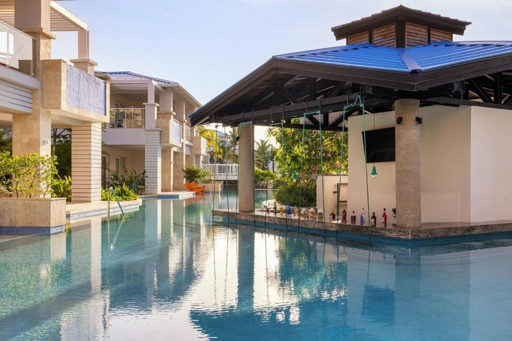 bars-kaiman-pool-bar