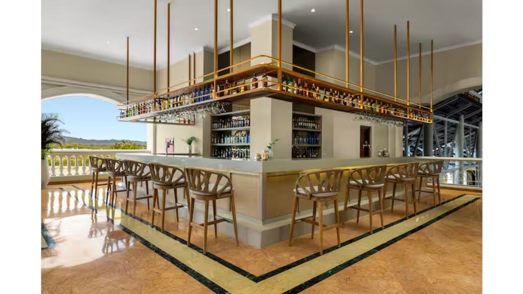 bars-kaa-bar--lounge-lobby