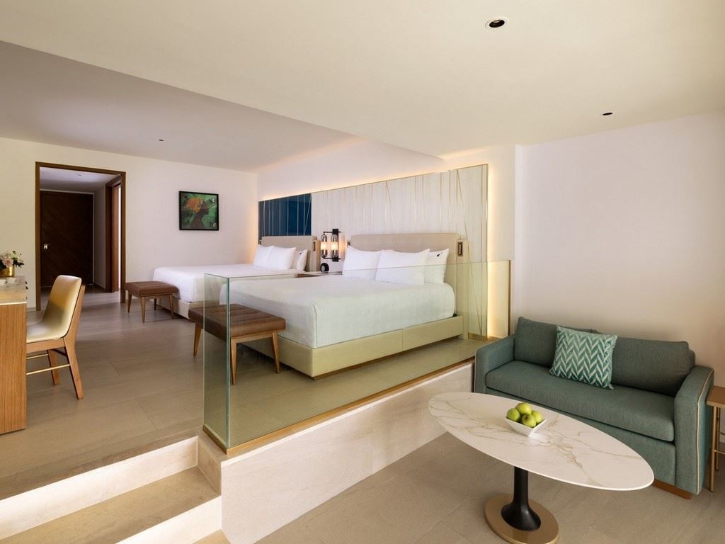 rooms-islander-junior-suite-two-king-beds--sofa-bed