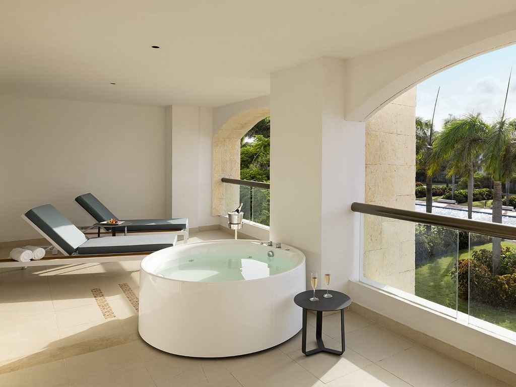 rooms-rock-suite-one-bedroom-with-personal-assistant